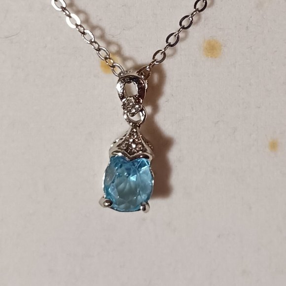 Silver and Aquamarine Gemstone Pendant Necklace NWOT - Picture 5 of 9